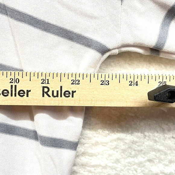 Chaser Womens Hoodie Large Gray White Striped Pullover Knit Athletic Stretch - Picture 10 of 12